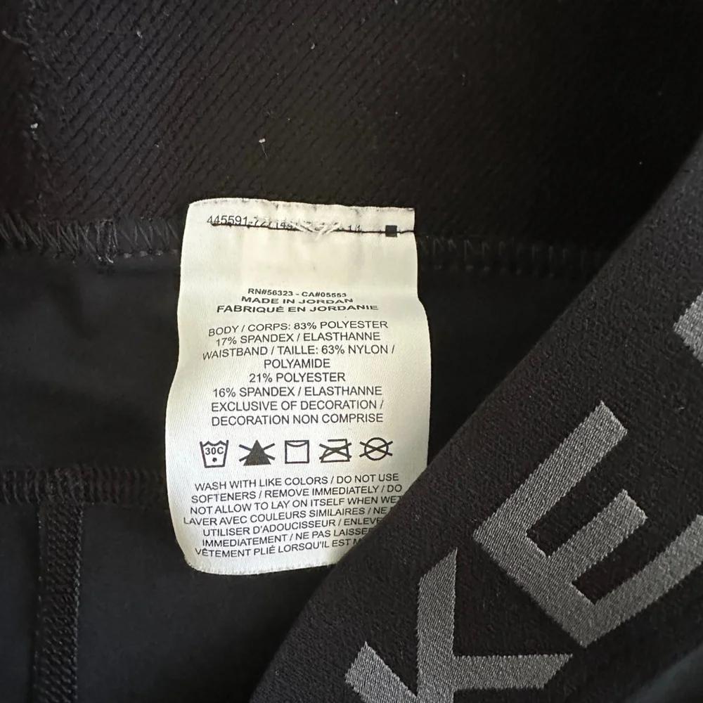 Nike Pro Women's Black Athletic Shorts M Stretch Workout Running Gym Performance - Picture 4 of 5